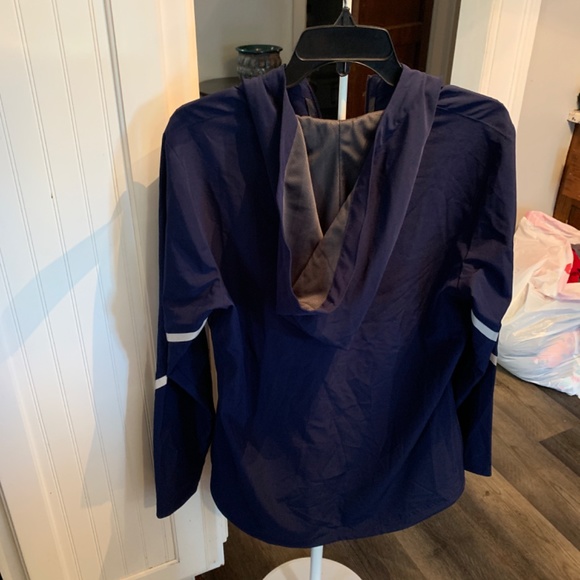 Holloway Women’s Golf/tennis/ sports jacket. NWOT. Retail 56 - Picture 5 of 6